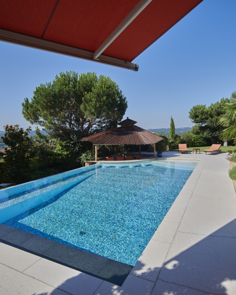 Piscines lagon à débordement à Bourgoin-Jallieu