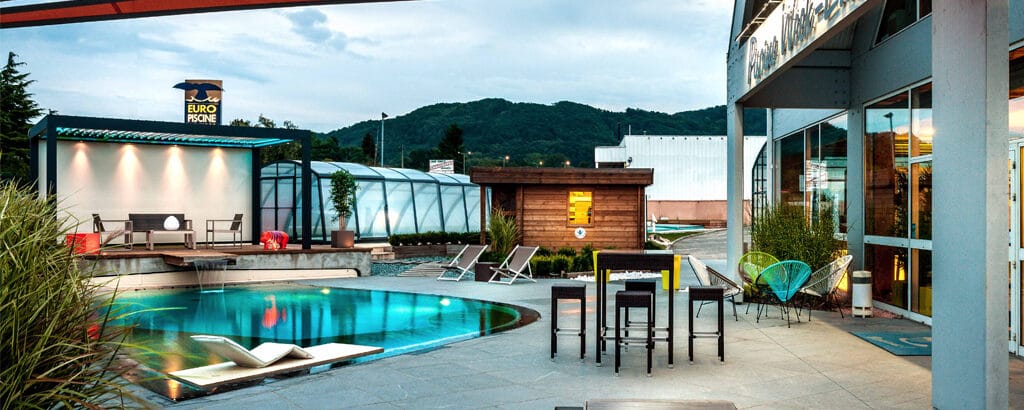 Piscine miroir à débordement sur mesure en Isère (38)