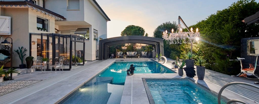 Transformation d'une piscine Luxe et construction d'un spa avec abri sur mesure