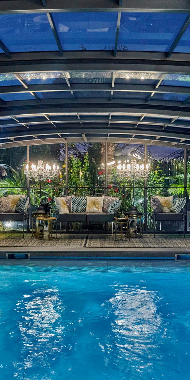 Rénovation d'une piscine Luxe et construction d'un spa avec abri sur mesure