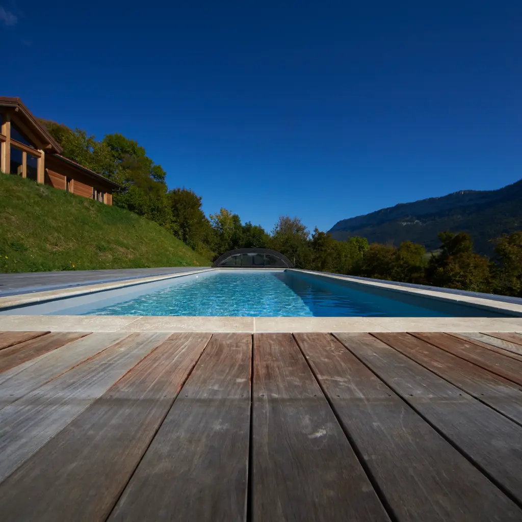 Ligne épurée ©FABRICE FERRER - PISCINE WEEK-END