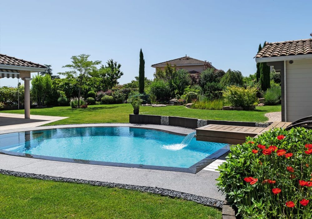 Piscines miroir à débordement en Isère