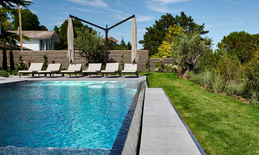 Piscine en inox à débordement