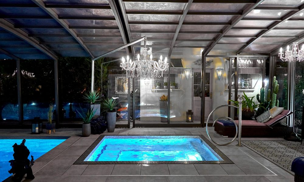 Transformation d'une piscine Luxe et construction d'un spa avec abri sur mesure