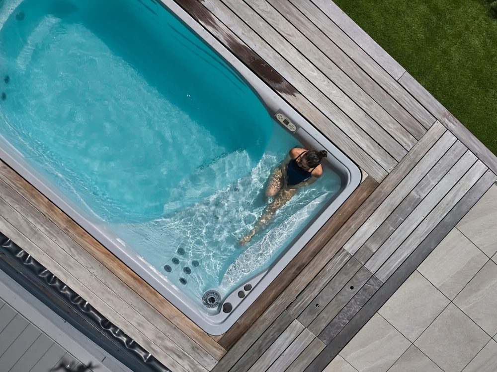 Spa de nage avec nage à contre-courant